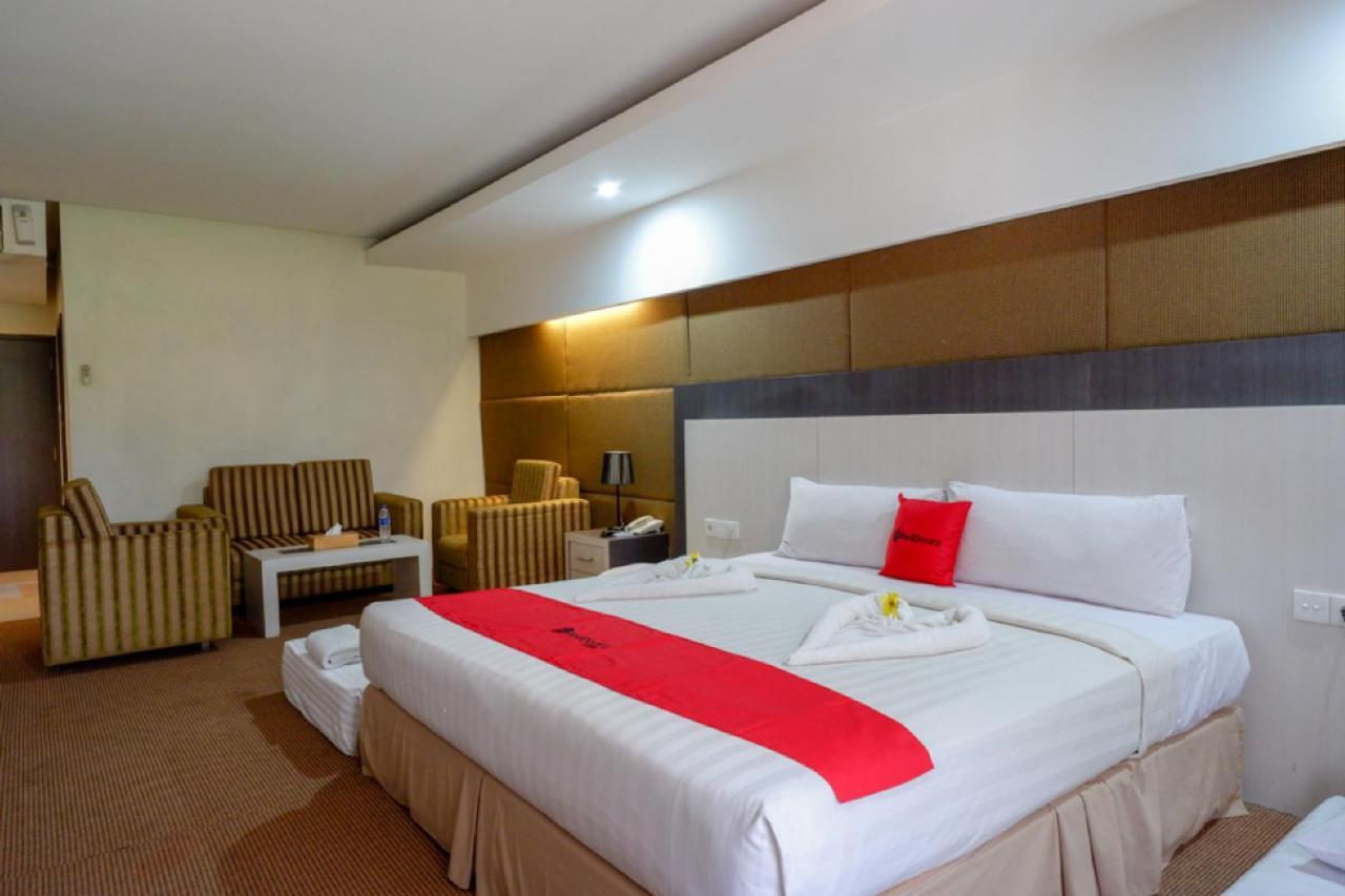 Reddoorz Plus Near Hotel Benua Kendari Eksteriør bilde